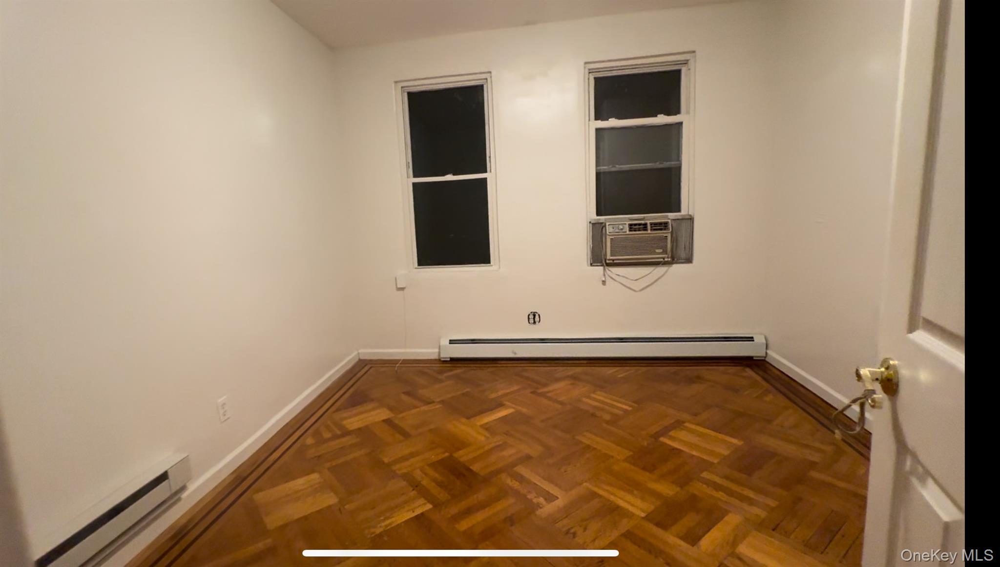 #8 photo, 220-29 Hempstead Ave, クイーンズ区 Queens Village , NY 11429