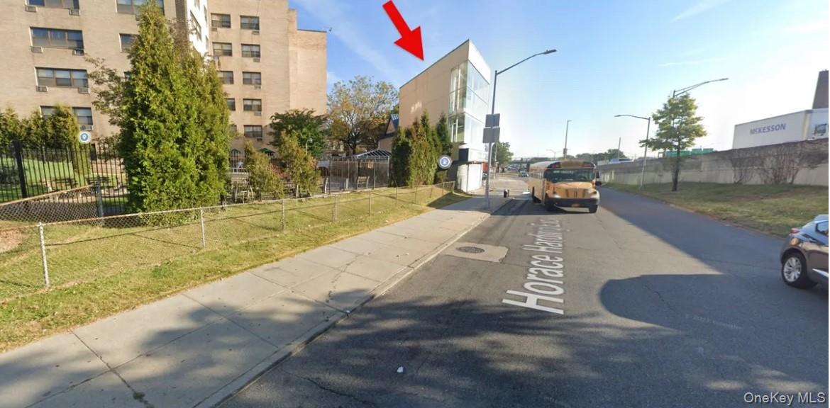 #3 photo, 110-29 Horace Harding Expy, クイーンズ区 Corona , NY 11368