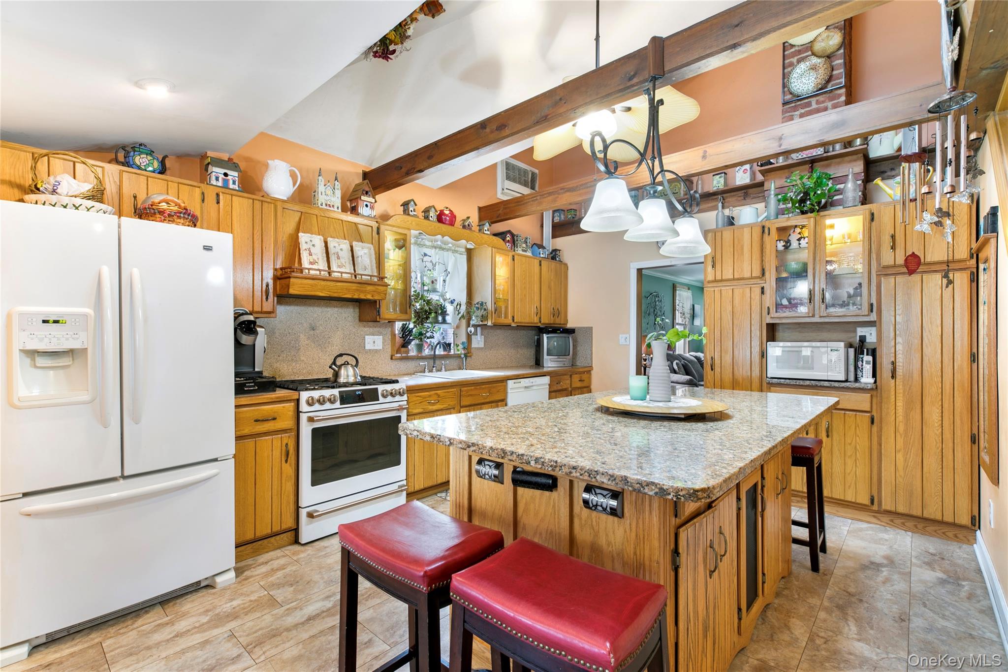 #4 photo, 22 3rd Avenue, Central Islip , NY 11722