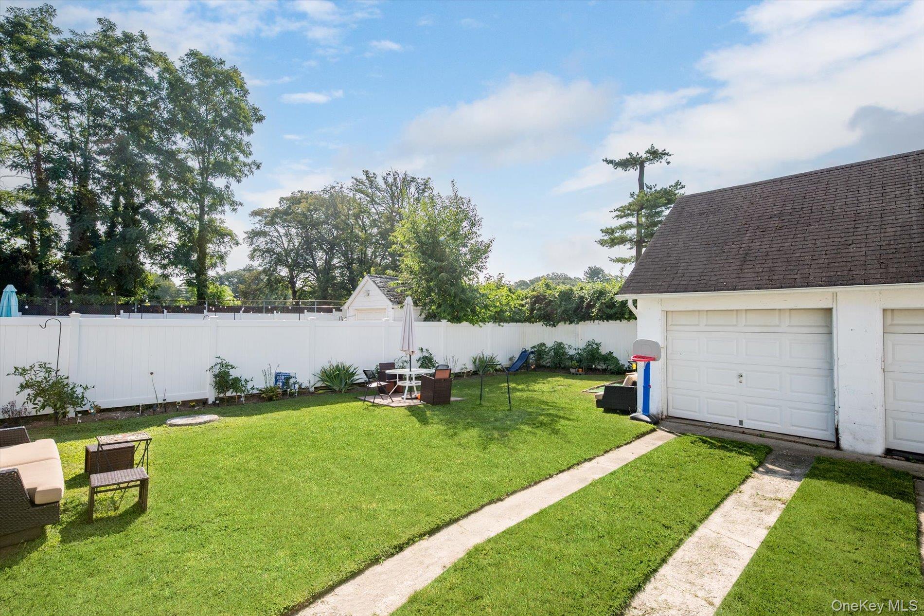 #6 photo, 20 Waldo Avenue, Greenvale , NY 11548