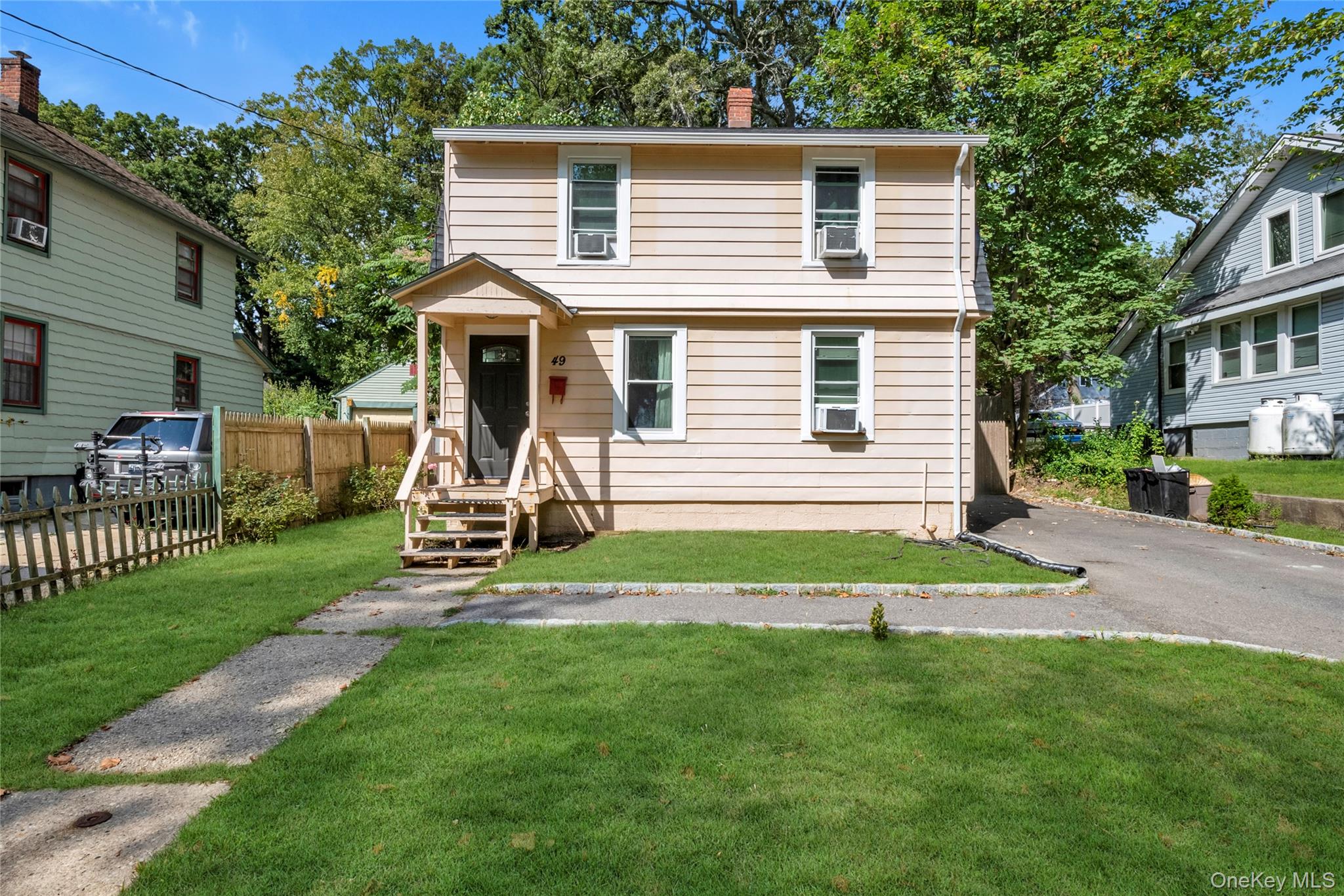 #1 photo, 49 Tower Street, सफ़ोक काउंटी Huntington Station , NY 11746