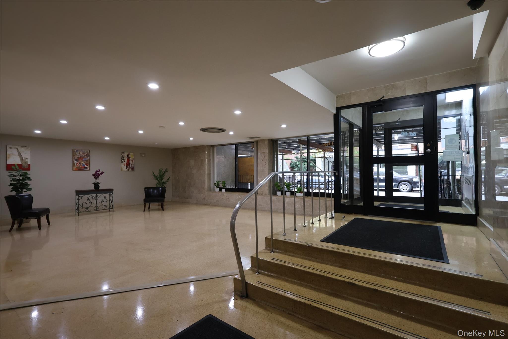 #3 photo, 99-10 60th Avenue, クイーンズ区 Corona , NY 11368