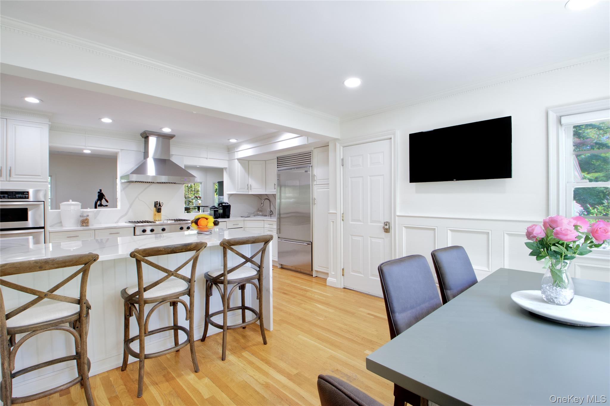 #11 photo, 39 Squirrel Hill Road, East Hills , NY 11577