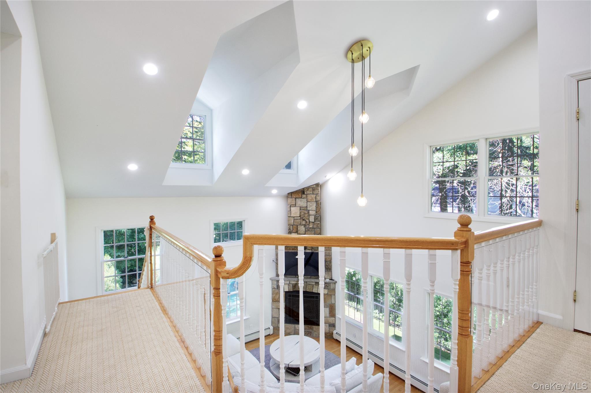 #15 photo, 39 Squirrel Hill Road, East Hills , NY 11577