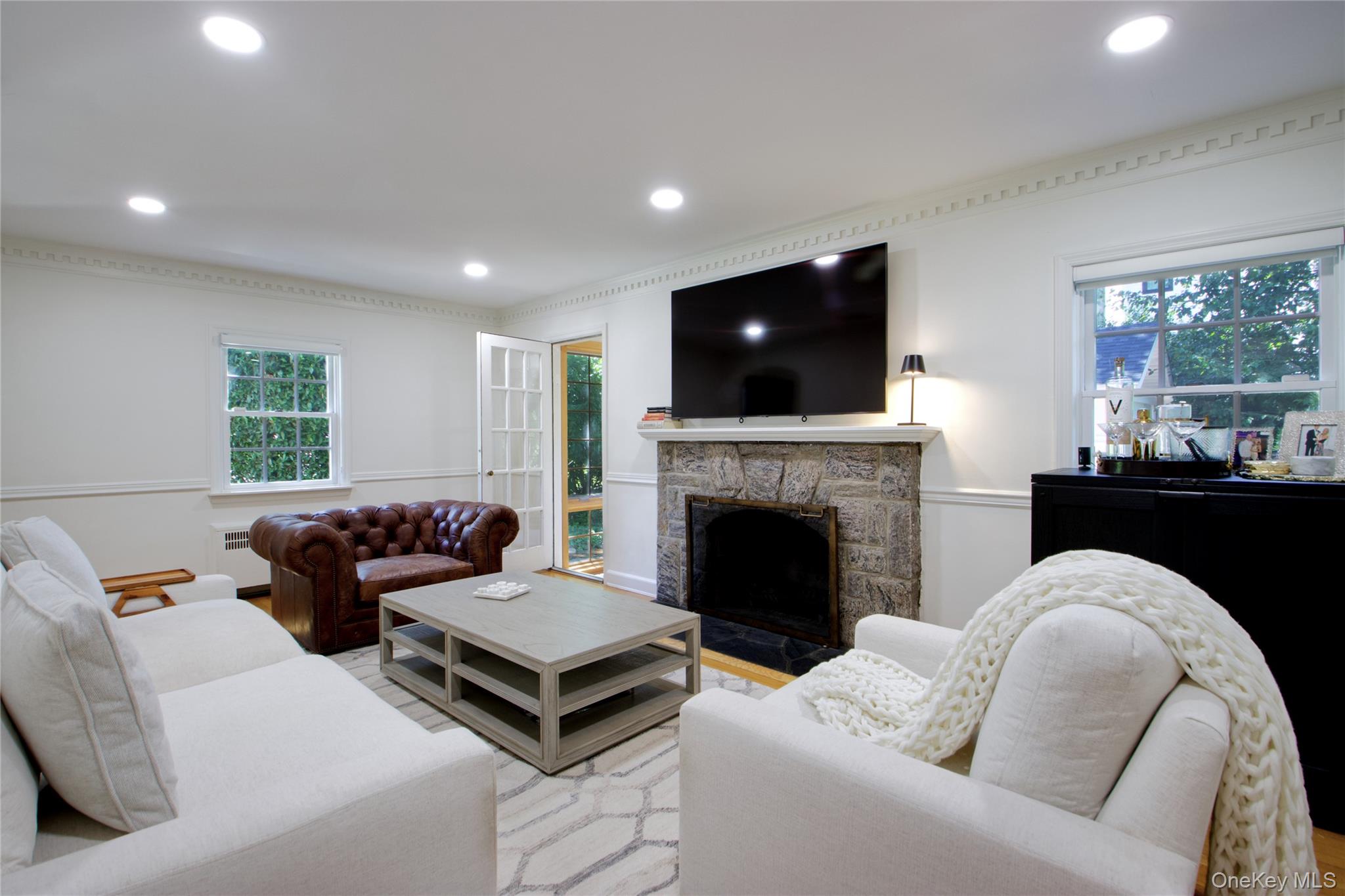 #9 photo, 39 Squirrel Hill Road, East Hills , NY 11577