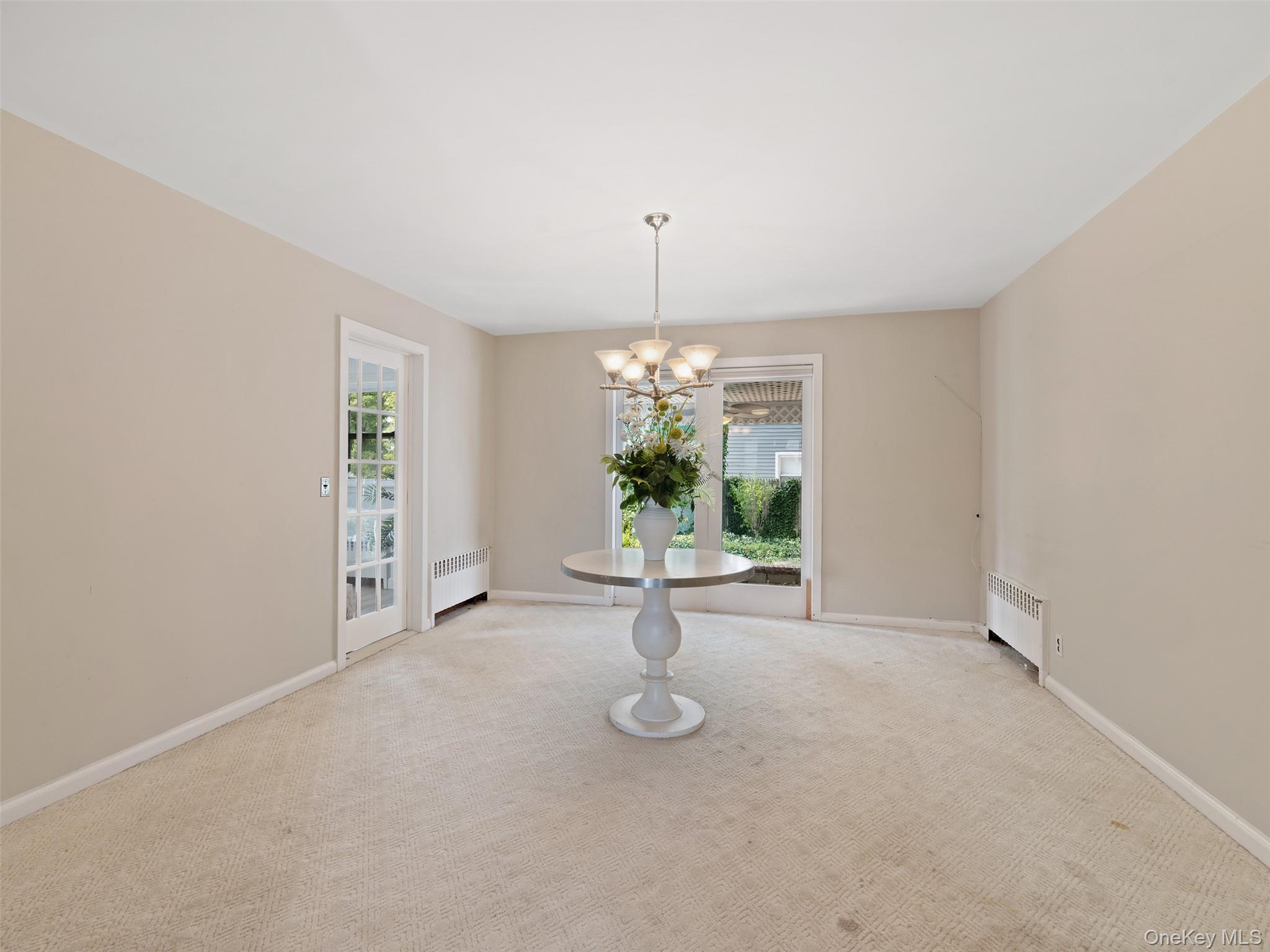 #3 photo, 215 N Brookside Avenue, नासाउ काउंटी Freeport , NY 11520