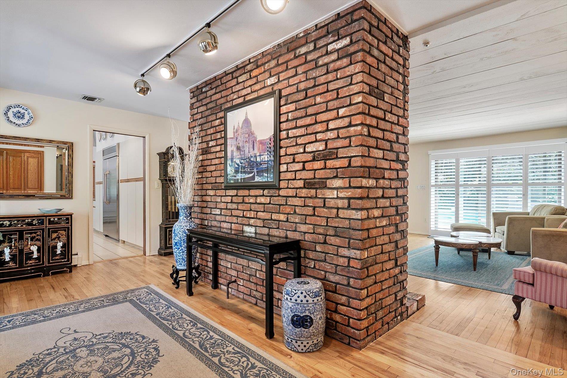 #4 photo, 17 Treeview Drive, サフォーク郡 Melville , NY 11747