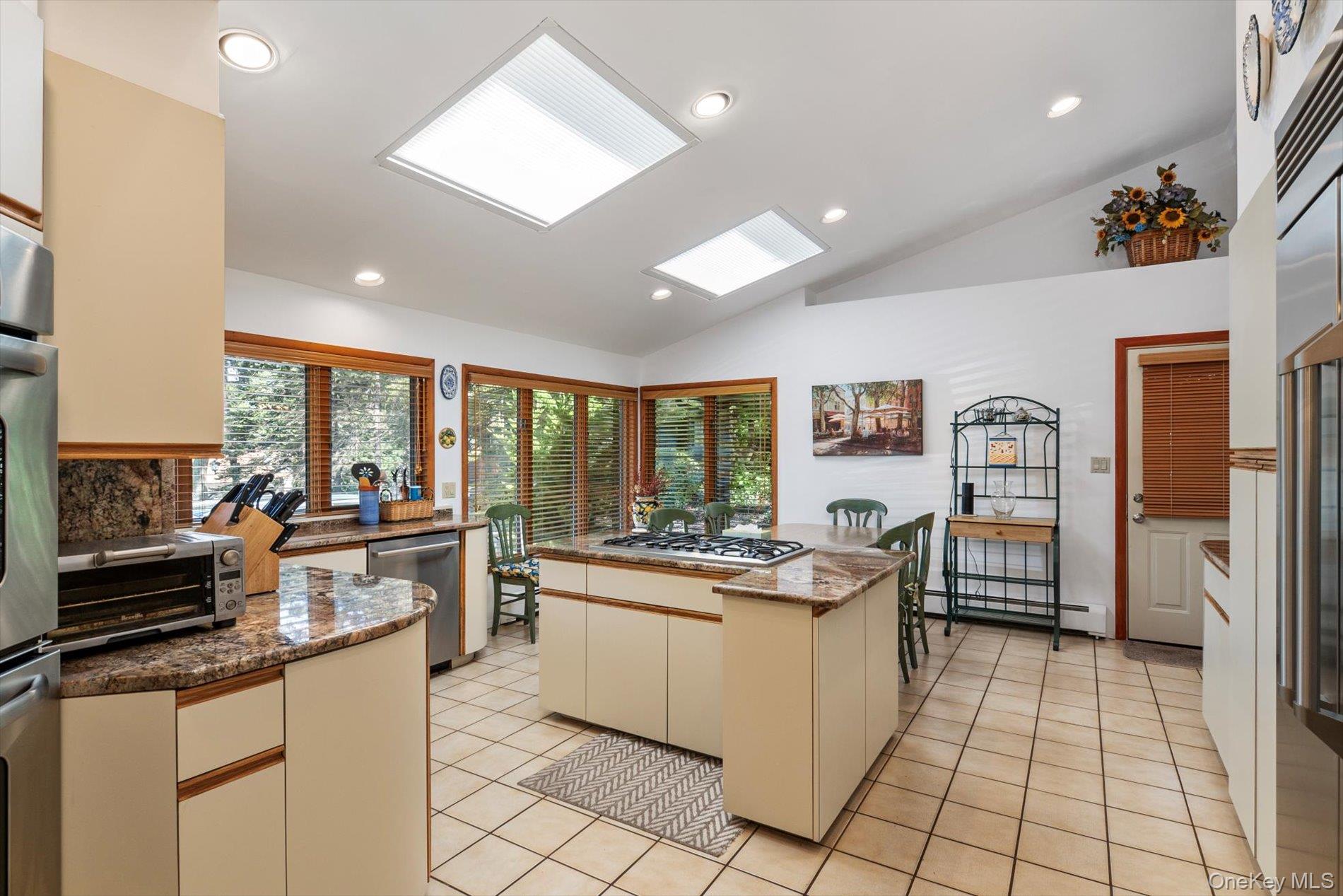 #7 photo, 17 Treeview Drive, サフォーク郡 Melville , NY 11747