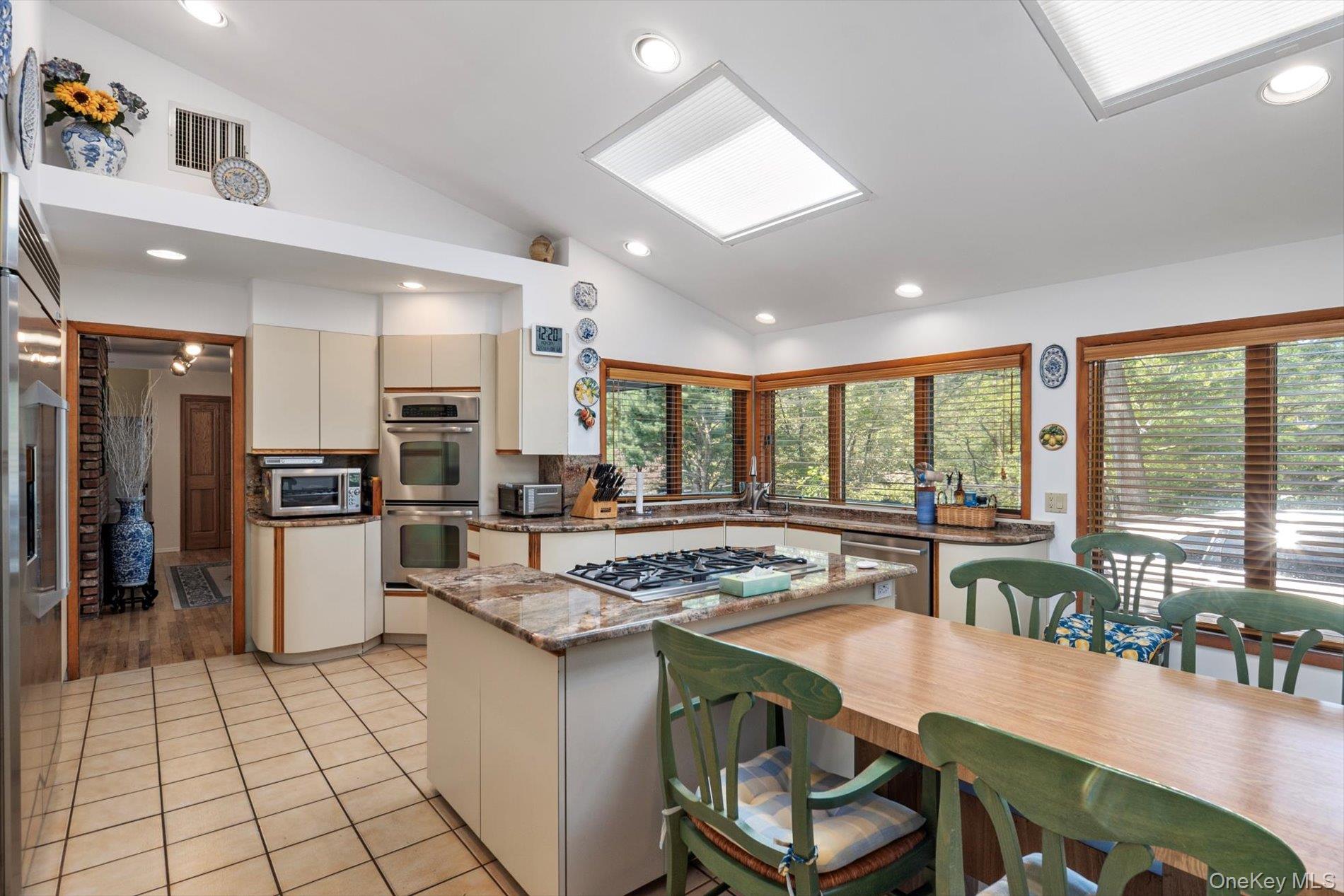 #8 photo, 17 Treeview Drive, サフォーク郡 Melville , NY 11747