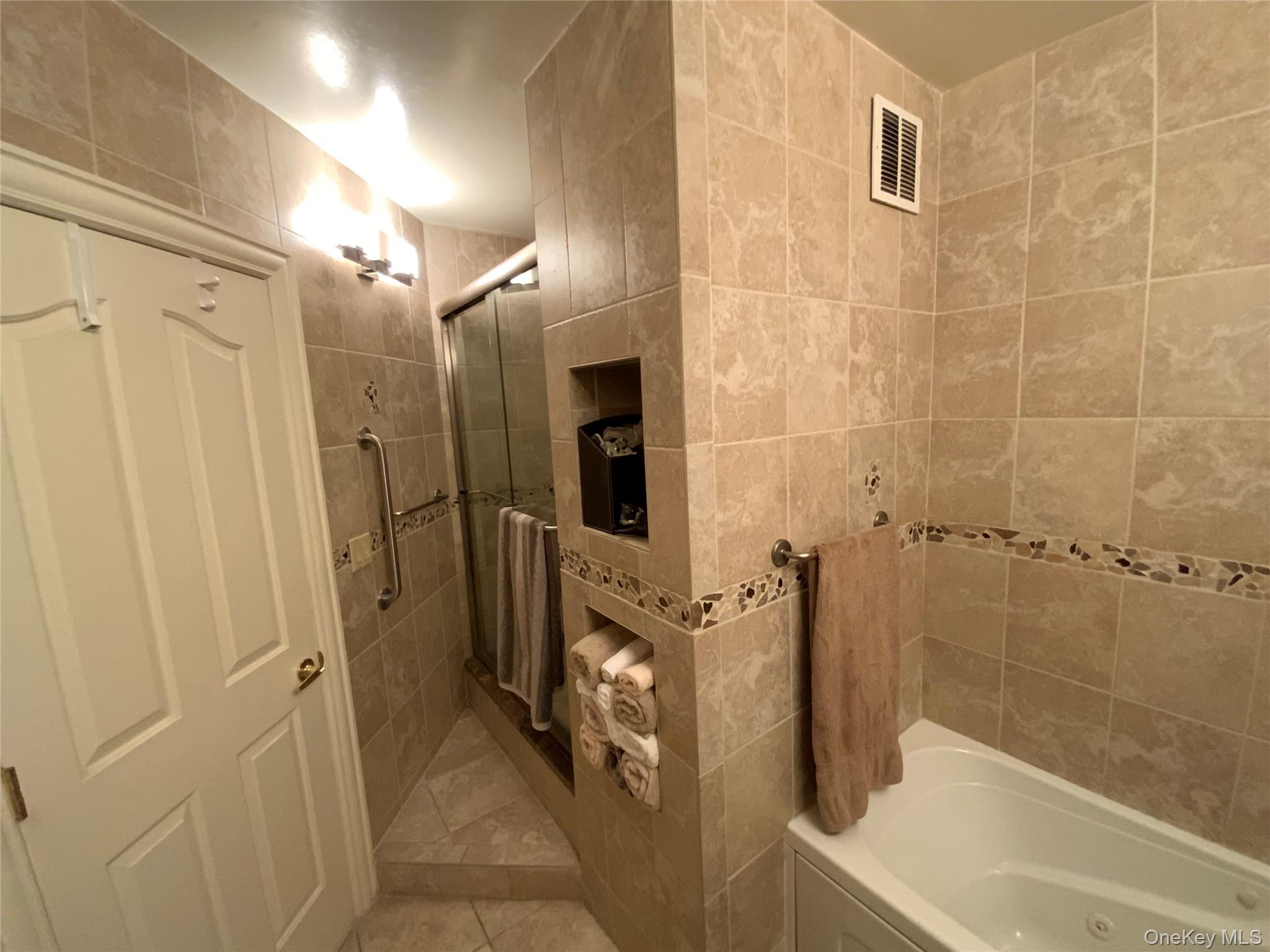 #11 photo, 26910 Grand Central Parkway, クイーンズ区 Floral Park , NY 11005