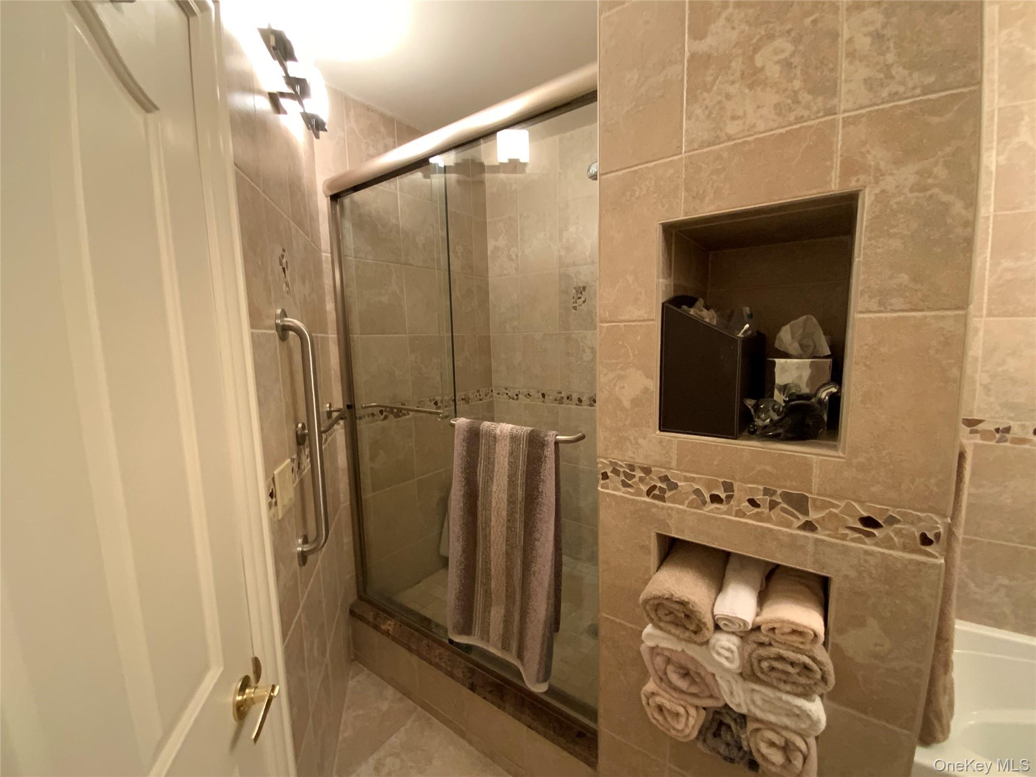 #12 photo, 26910 Grand Central Parkway, クイーンズ区 Floral Park , NY 11005