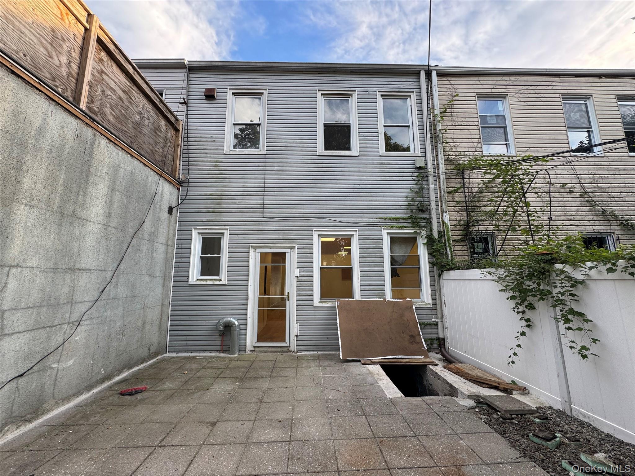 #12 photo, 220-29 Hempstead Ave, クイーンズ区 Queens Village , NY 11429