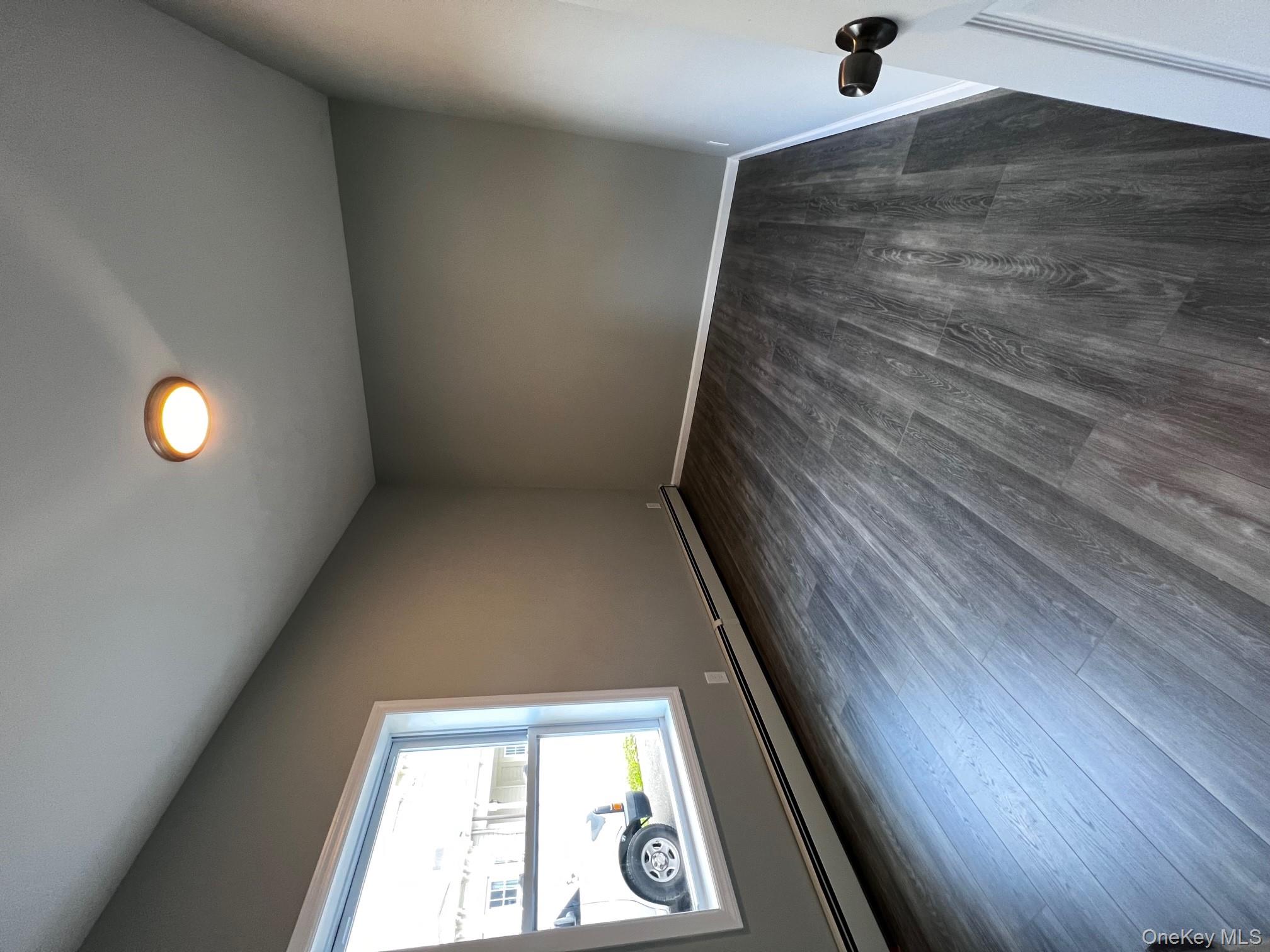 #4 photo, 80 Grant Avenue, サフォーク郡 Islip , NY 11751