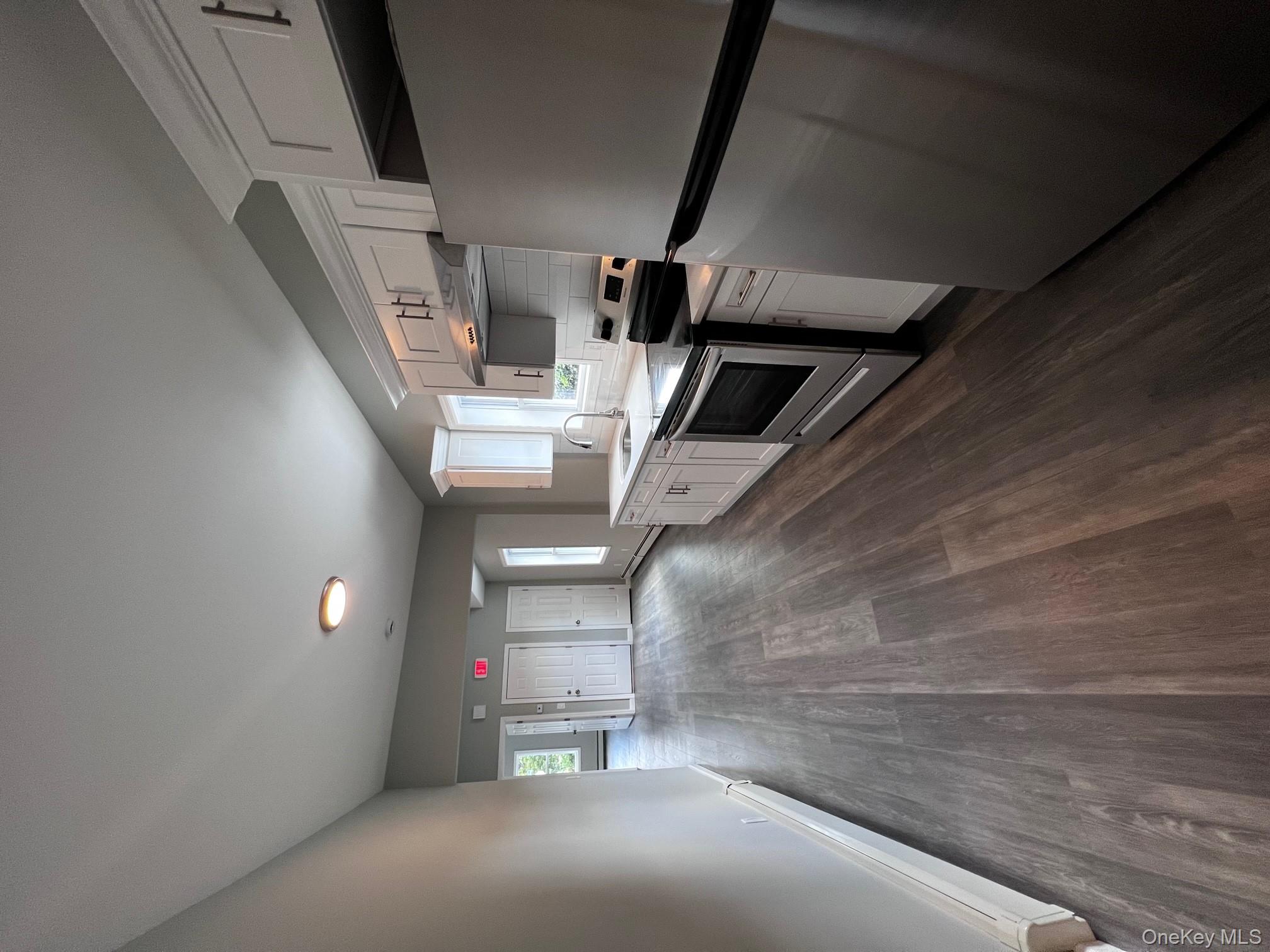 #7 photo, 80 Grant Avenue, サフォーク郡 Islip , NY 11751