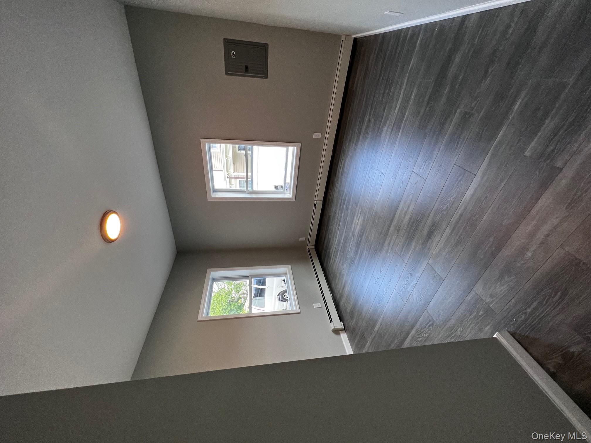 #9 photo, 80 Grant Avenue, サフォーク郡 Islip , NY 11751