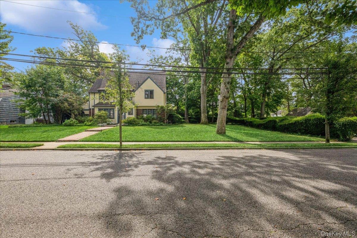 #10 photo, 187 Moore Avenue, Freeport , NY 11520