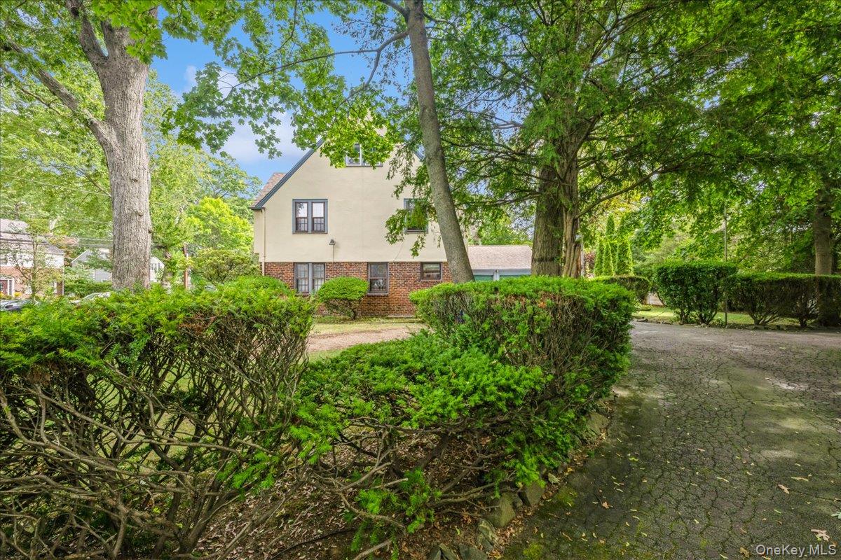 #16 photo, 187 Moore Avenue, Freeport , NY 11520