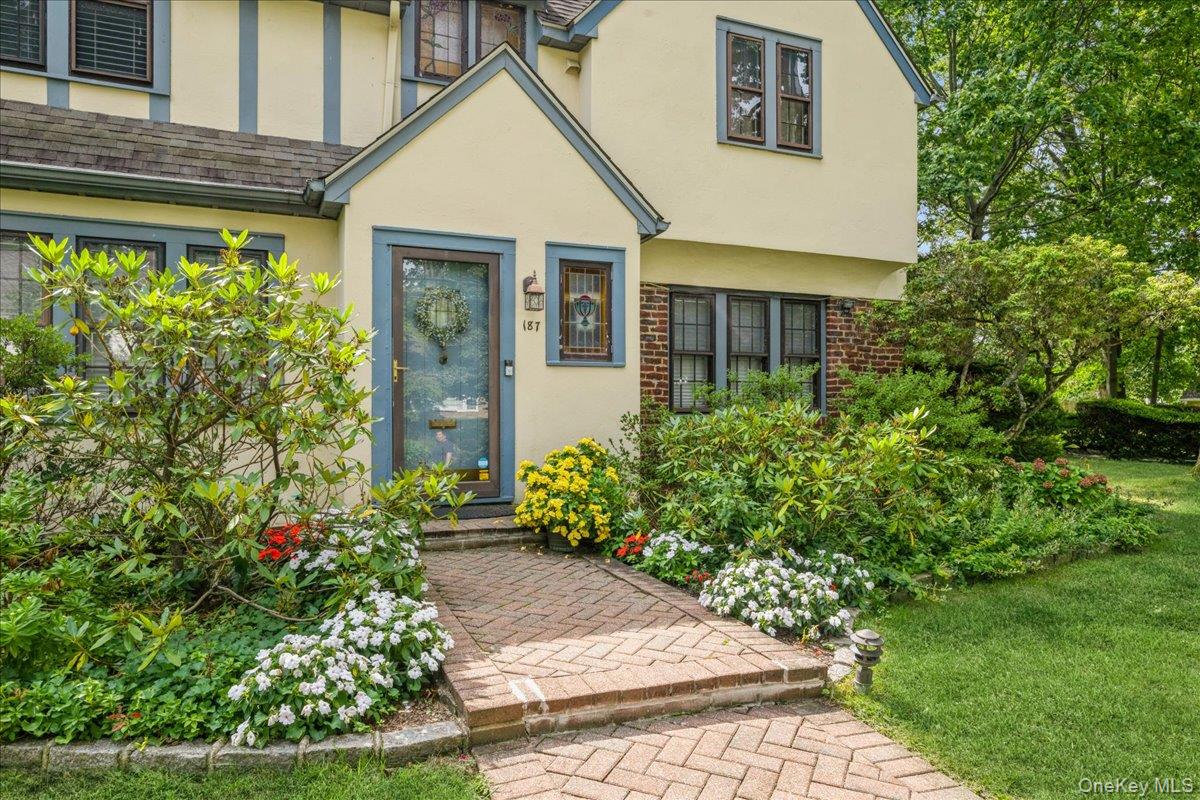 #3 photo, 187 Moore Avenue, Freeport , NY 11520