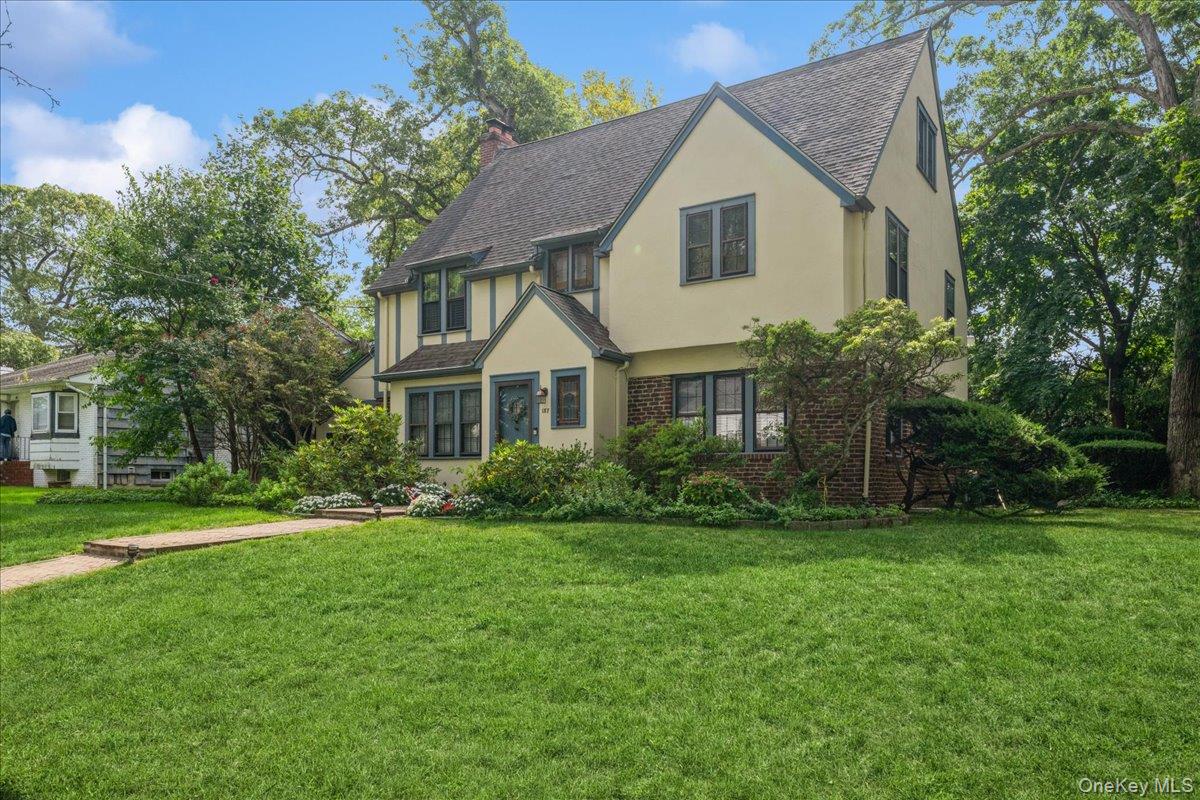 #5 photo, 187 Moore Avenue, Freeport , NY 11520