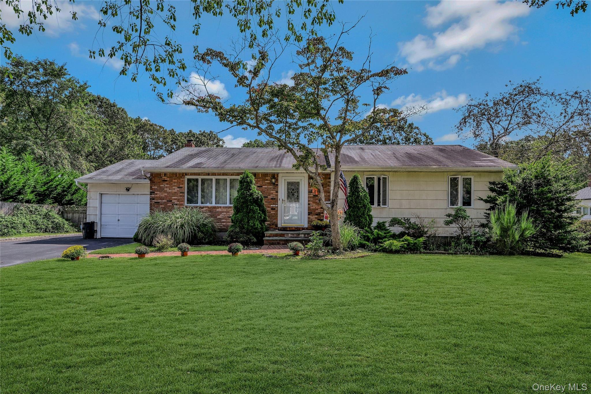 #1 photo, 293 Blake Avenue, Bohemia , NY 11716