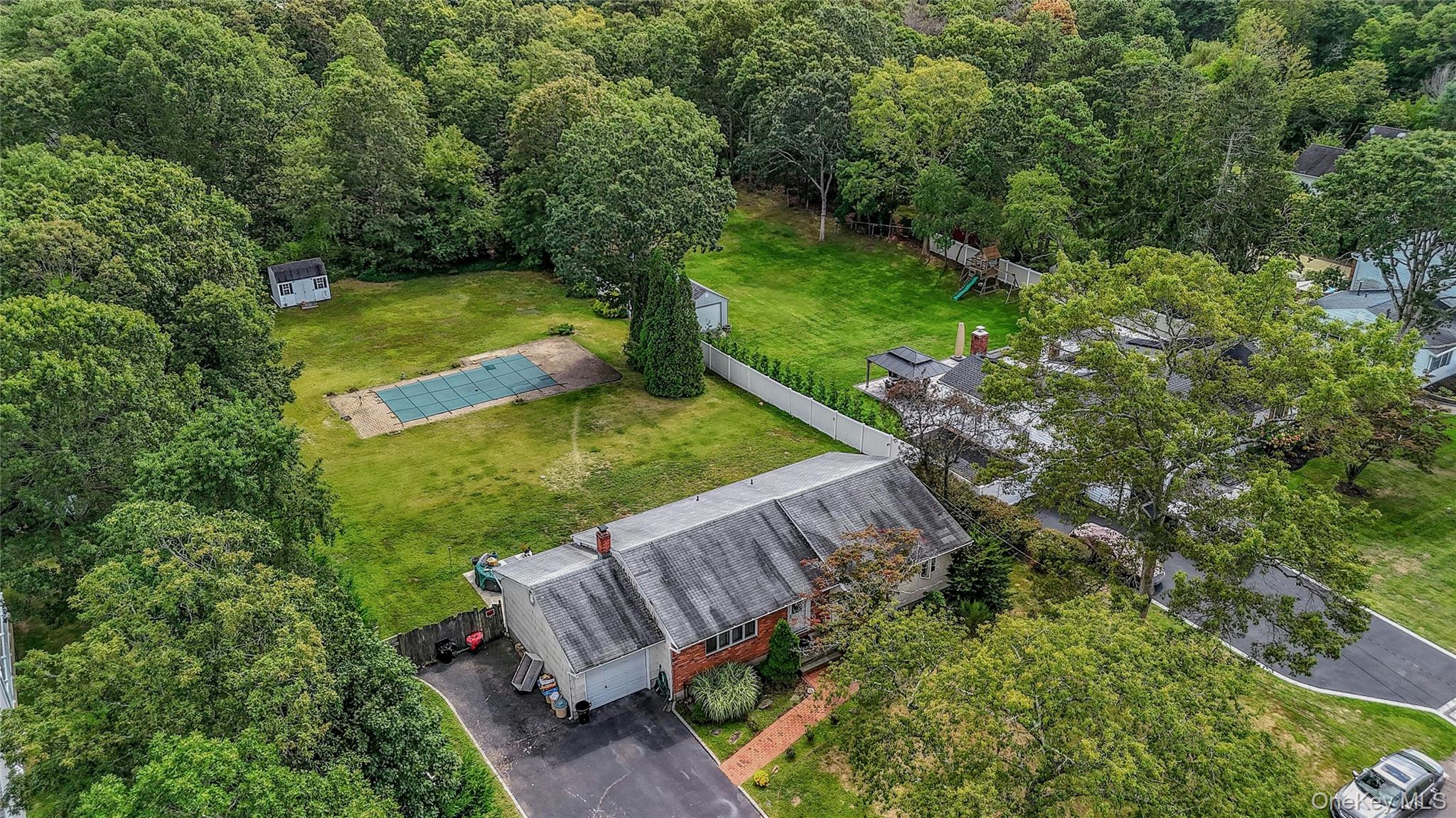 #2 photo, 293 Blake Avenue, Bohemia , NY 11716