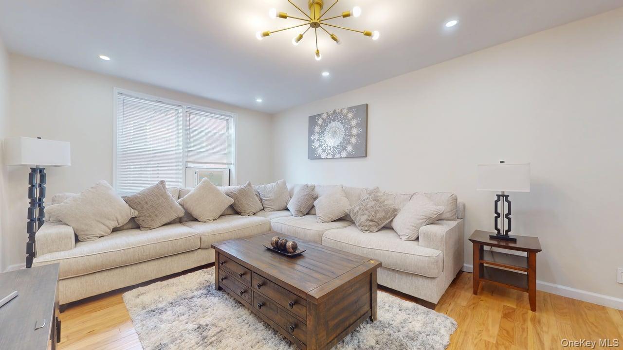 #10 photo, 67-40 Booth Street, クイーンズ区 Rego Park , NY 11374