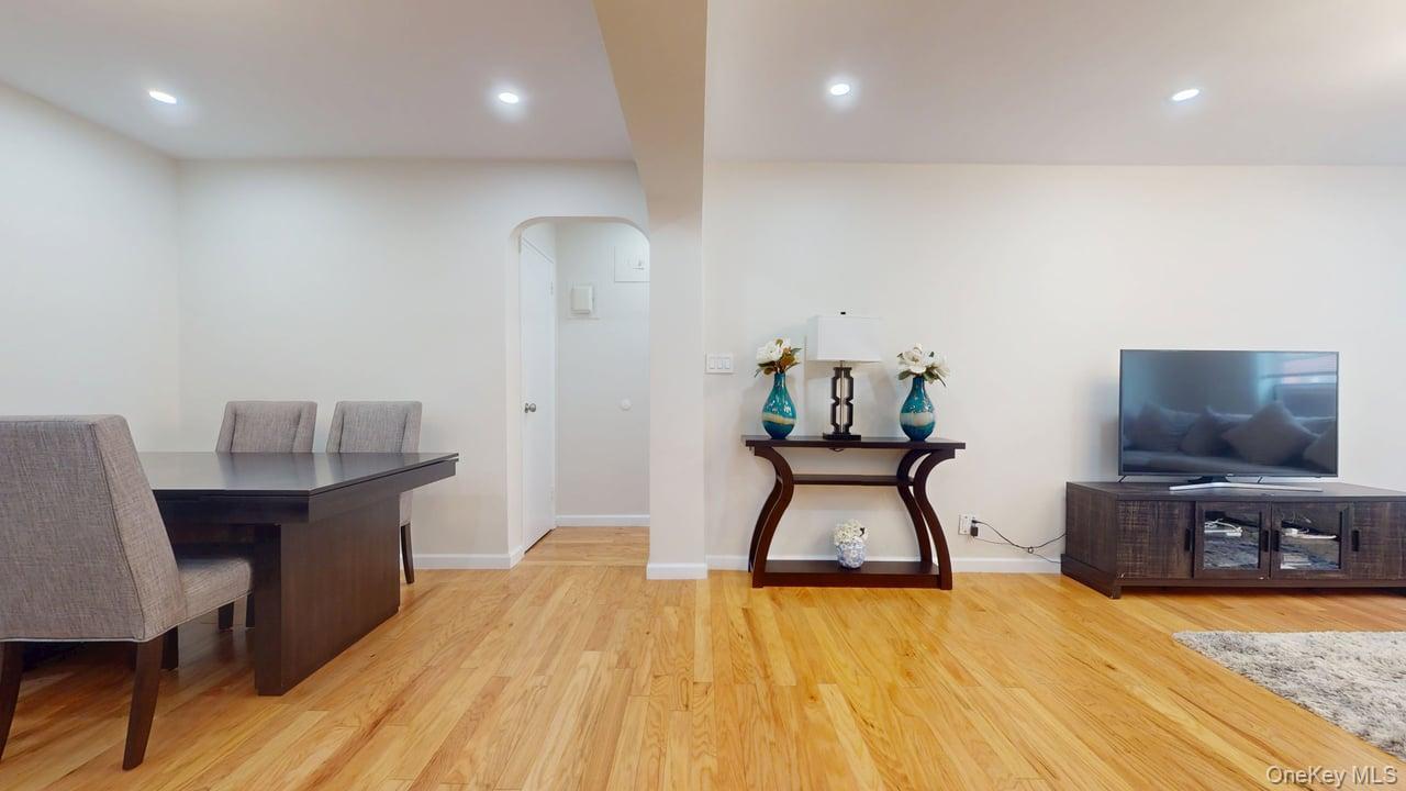 #7 photo, 67-40 Booth Street, クイーンズ区 Rego Park , NY 11374