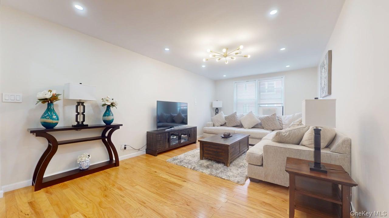 #8 photo, 67-40 Booth Street, クイーンズ区 Rego Park , NY 11374