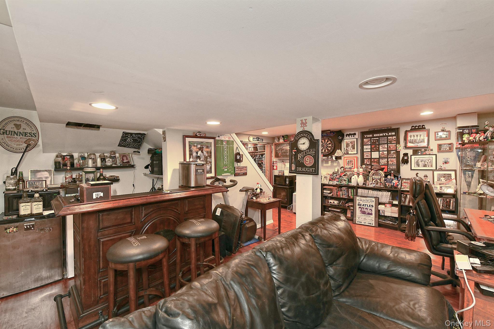 #17 photo, 4 Cranford Road, Plainview , NY 11803