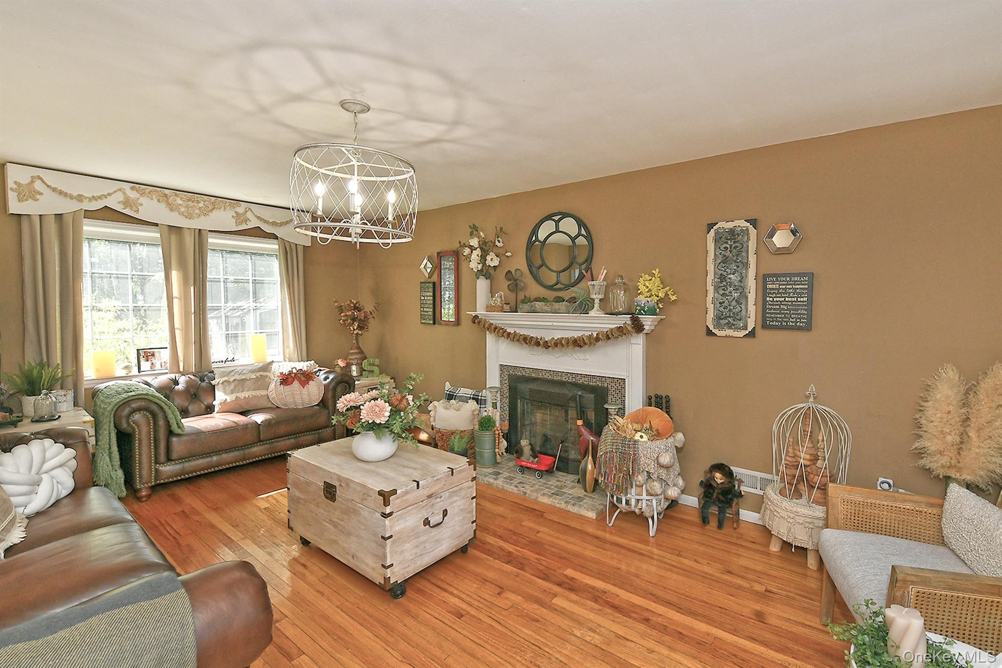 #5 photo, 4 Cranford Road, Plainview , NY 11803