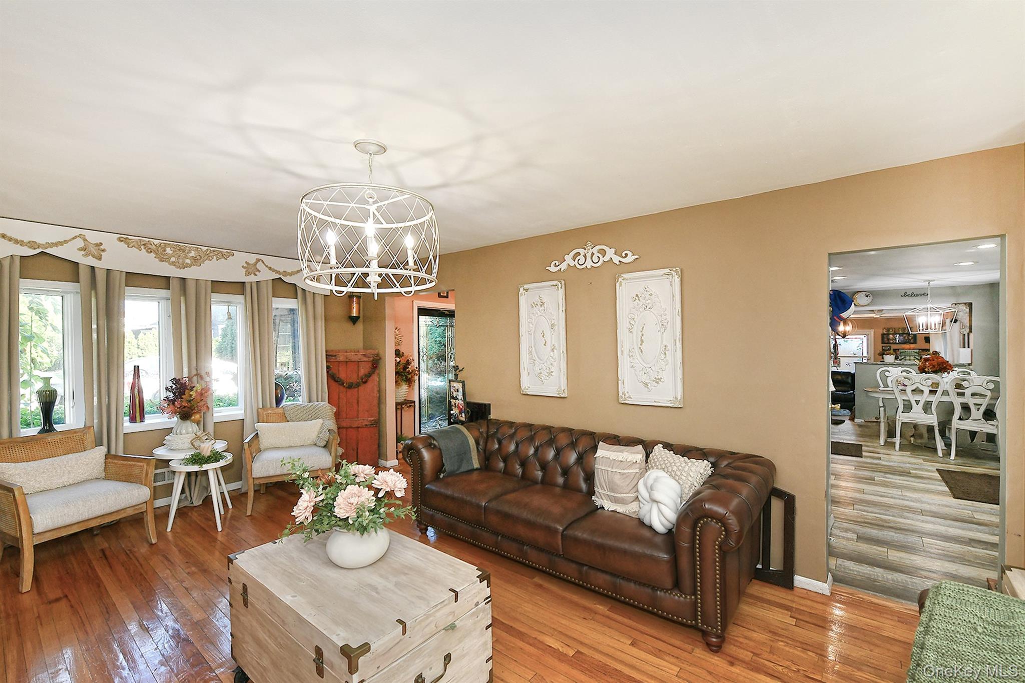 #7 photo, 4 Cranford Road, Plainview , NY 11803