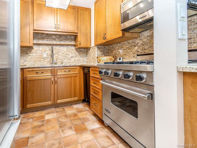 #11 photo, 225 E 57th Street, New York (Manhattan) , NY 10022