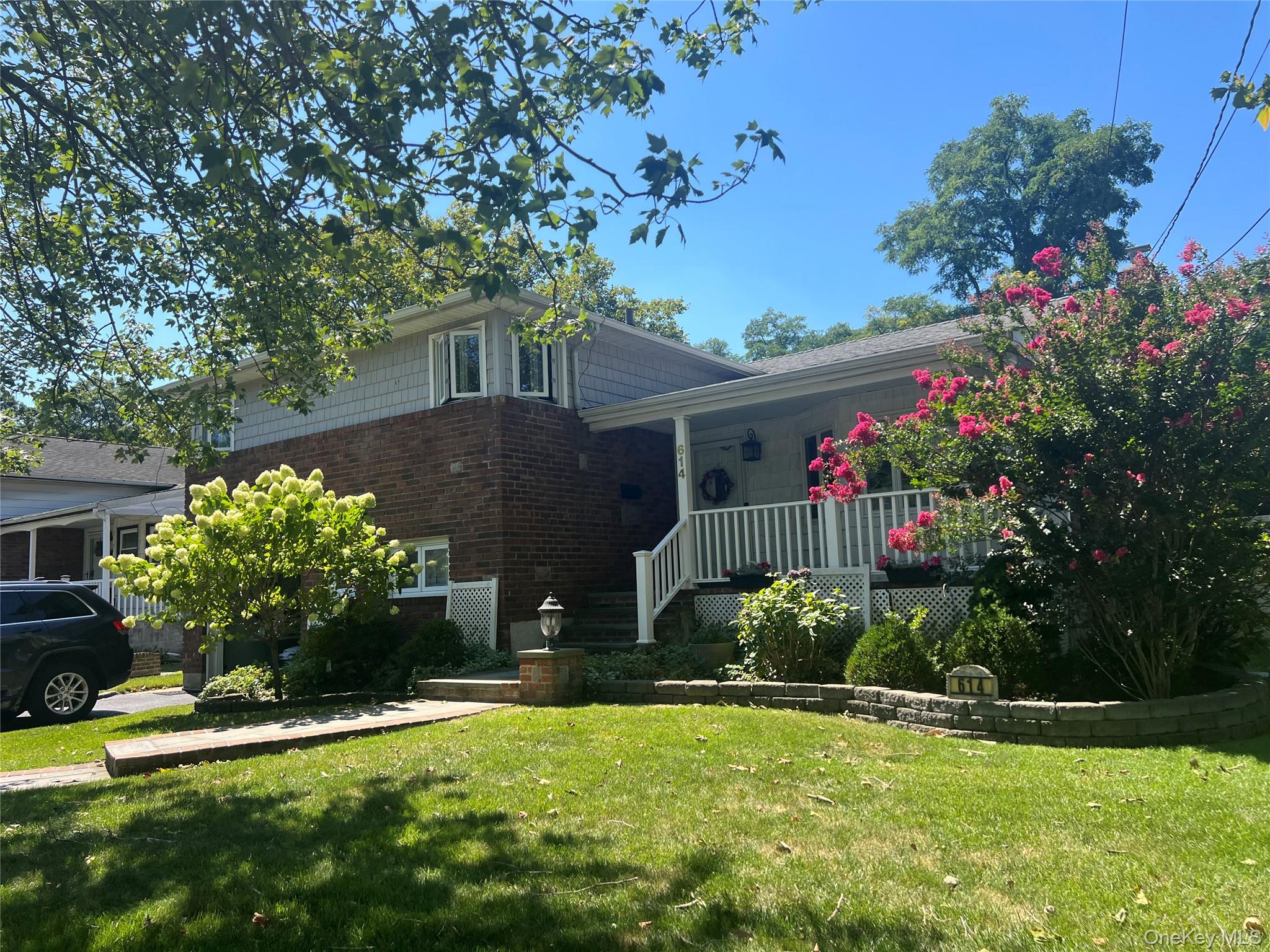 #3 photo, 614 Bond Court, North Merrick , NY 11566