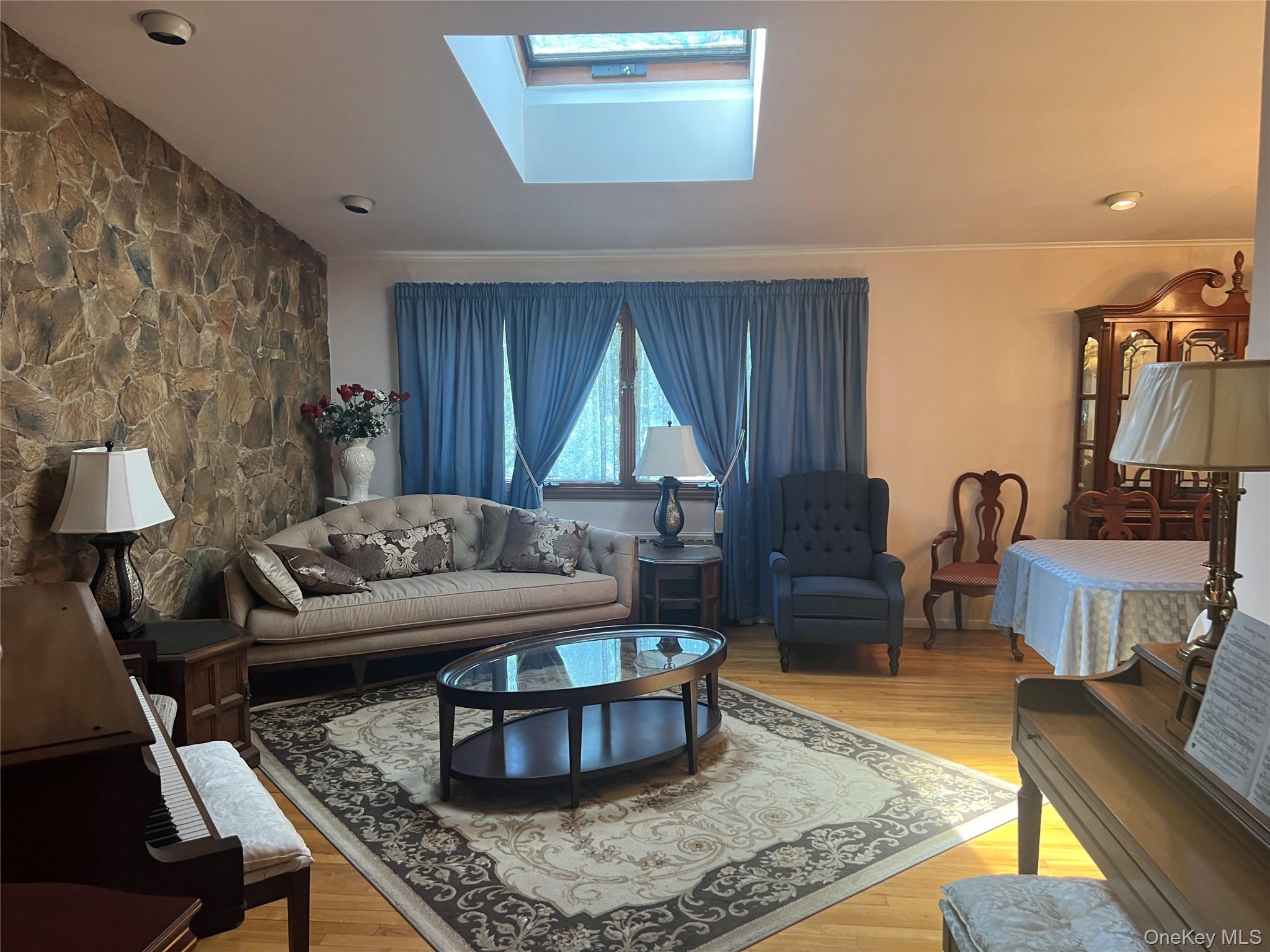 #7 photo, 614 Bond Court, North Merrick , NY 11566