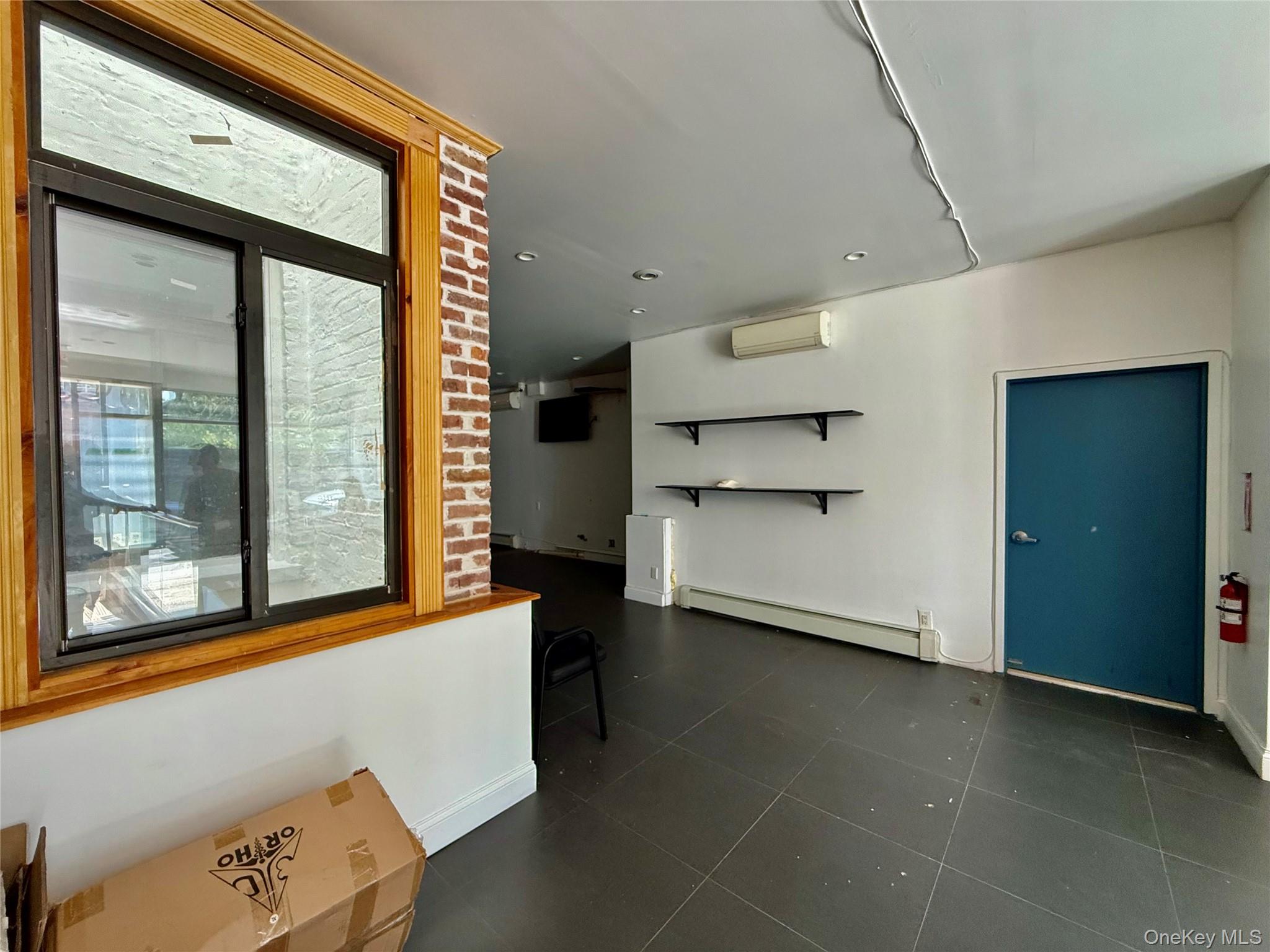 #3 photo, 124-03 18th Avenue, クイーンズ区 College Point , NY 11356