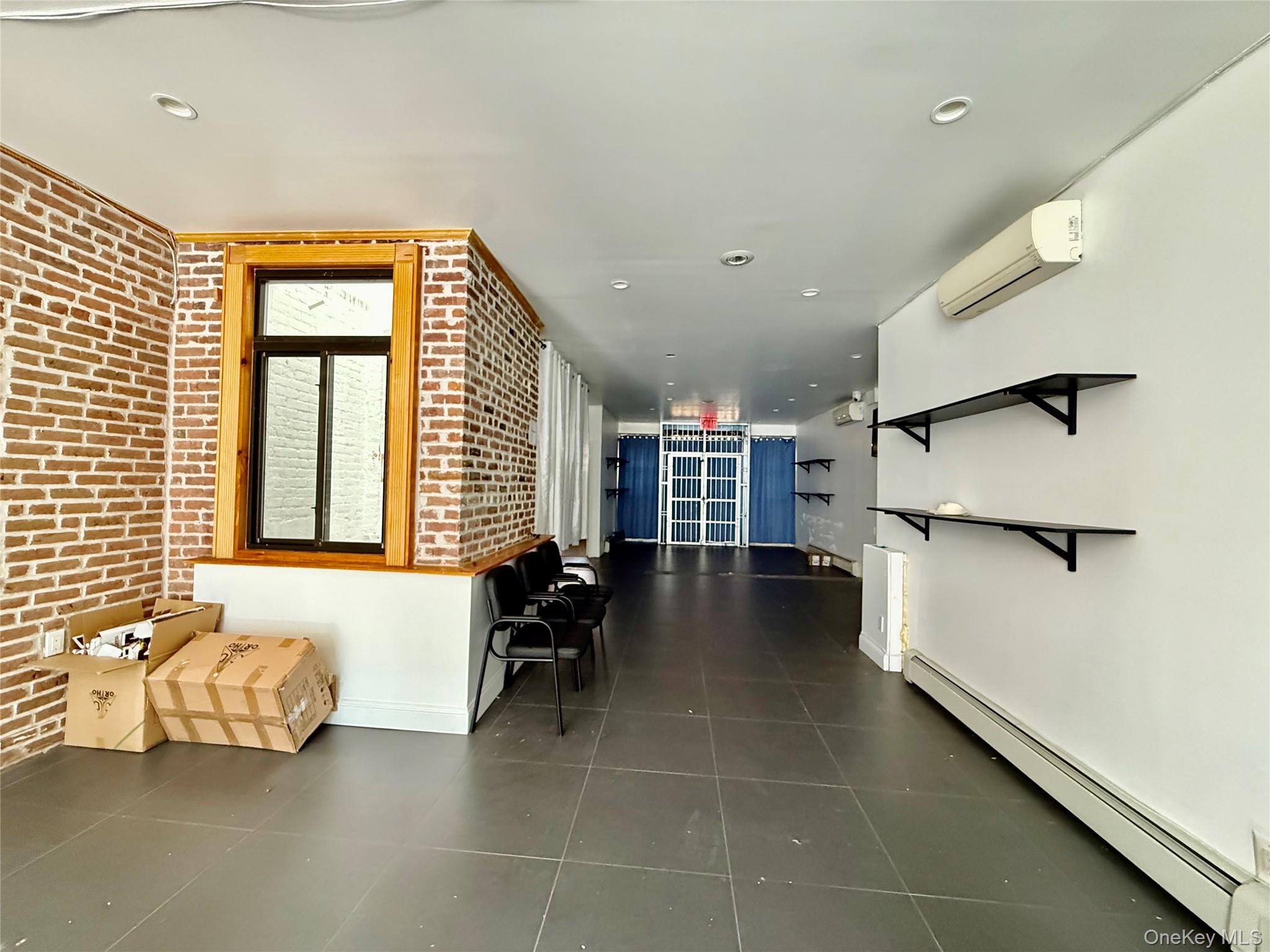 #4 photo, 124-03 18th Avenue, クイーンズ区 College Point , NY 11356