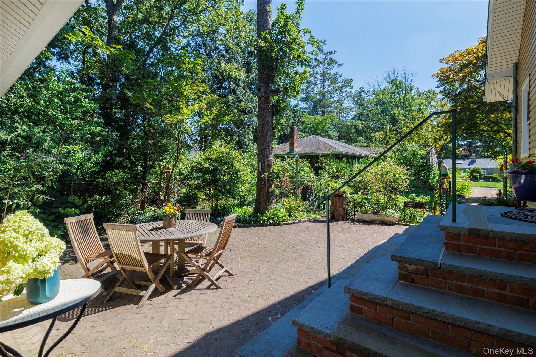 #11 photo, 441 New York Avenue, Baldwin , NY 11510