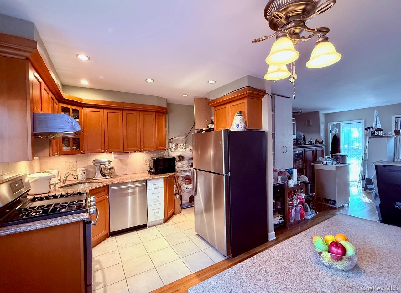 #2 photo, 25-46 Bayside Lane, Flushing , NY 11358