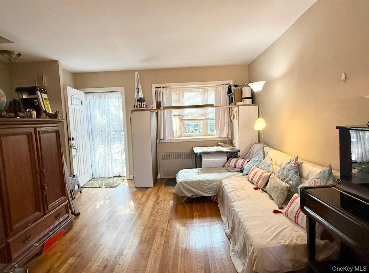 #4 photo, 25-46 Bayside Lane, Flushing , NY 11358