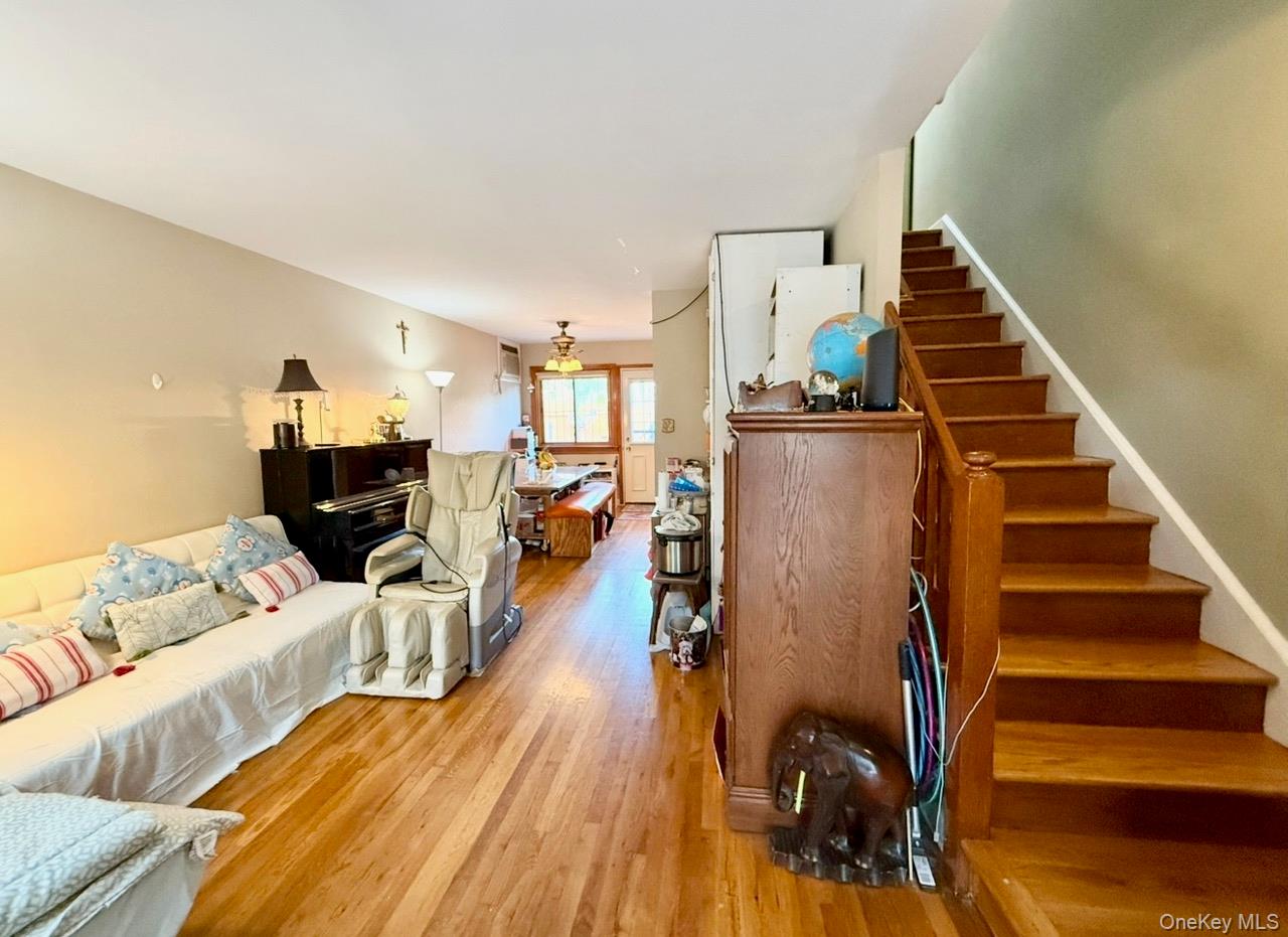 #5 photo, 25-46 Bayside Lane, Flushing , NY 11358