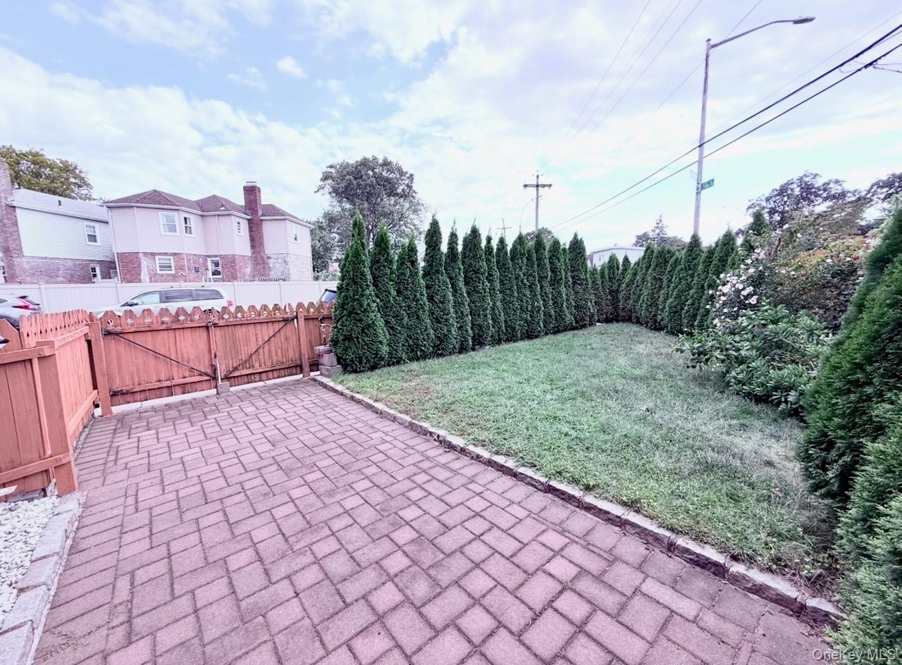 #8 photo, 25-46 Bayside Lane, Flushing , NY 11358