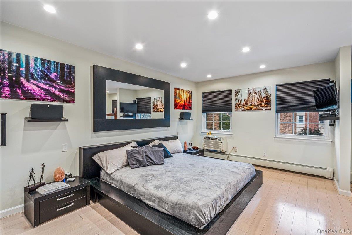 #2 photo, 208-06 Robert Road, Bayside , NY 11360