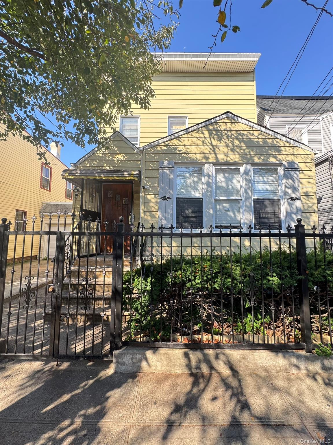 #1 photo, 33-28 105th Street, كوينز Corona , NY 11368