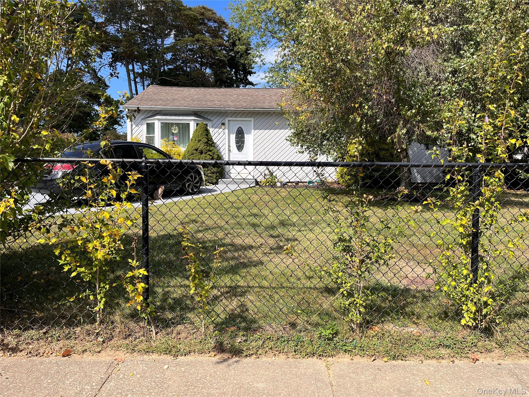 #17 photo, 109 Merrill Street, Brentwood , NY 11717