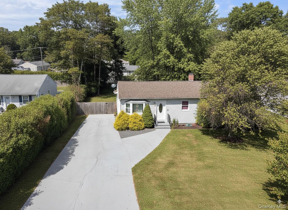 #2 photo, 109 Merrill Street, Brentwood , NY 11717