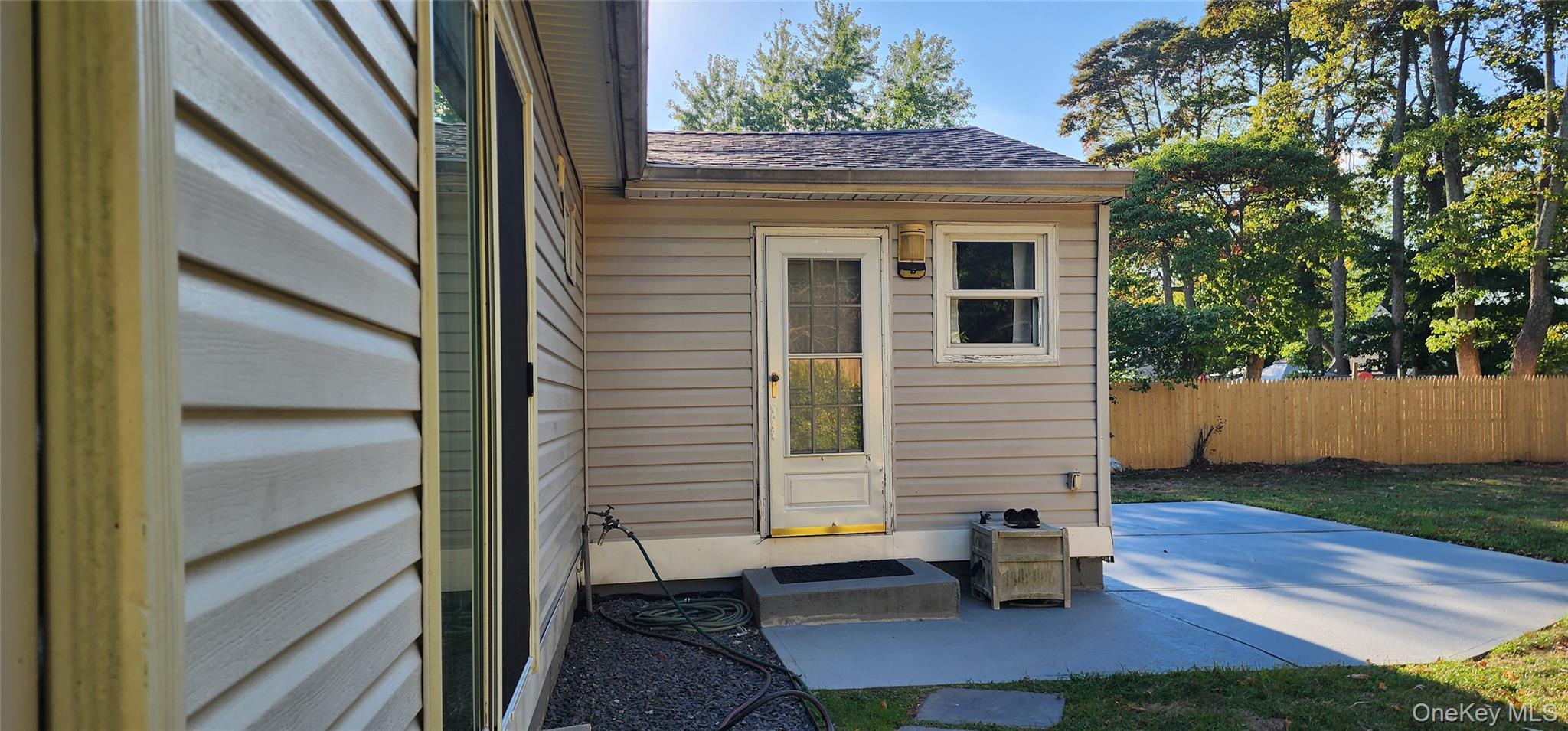 #4 photo, 109 Merrill Street, Brentwood , NY 11717