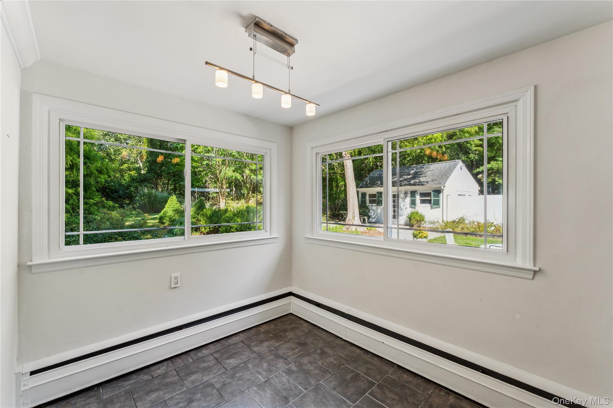 #12 photo, 29 Squiretown Road, サフォーク郡 Hampton Bays , NY 11946