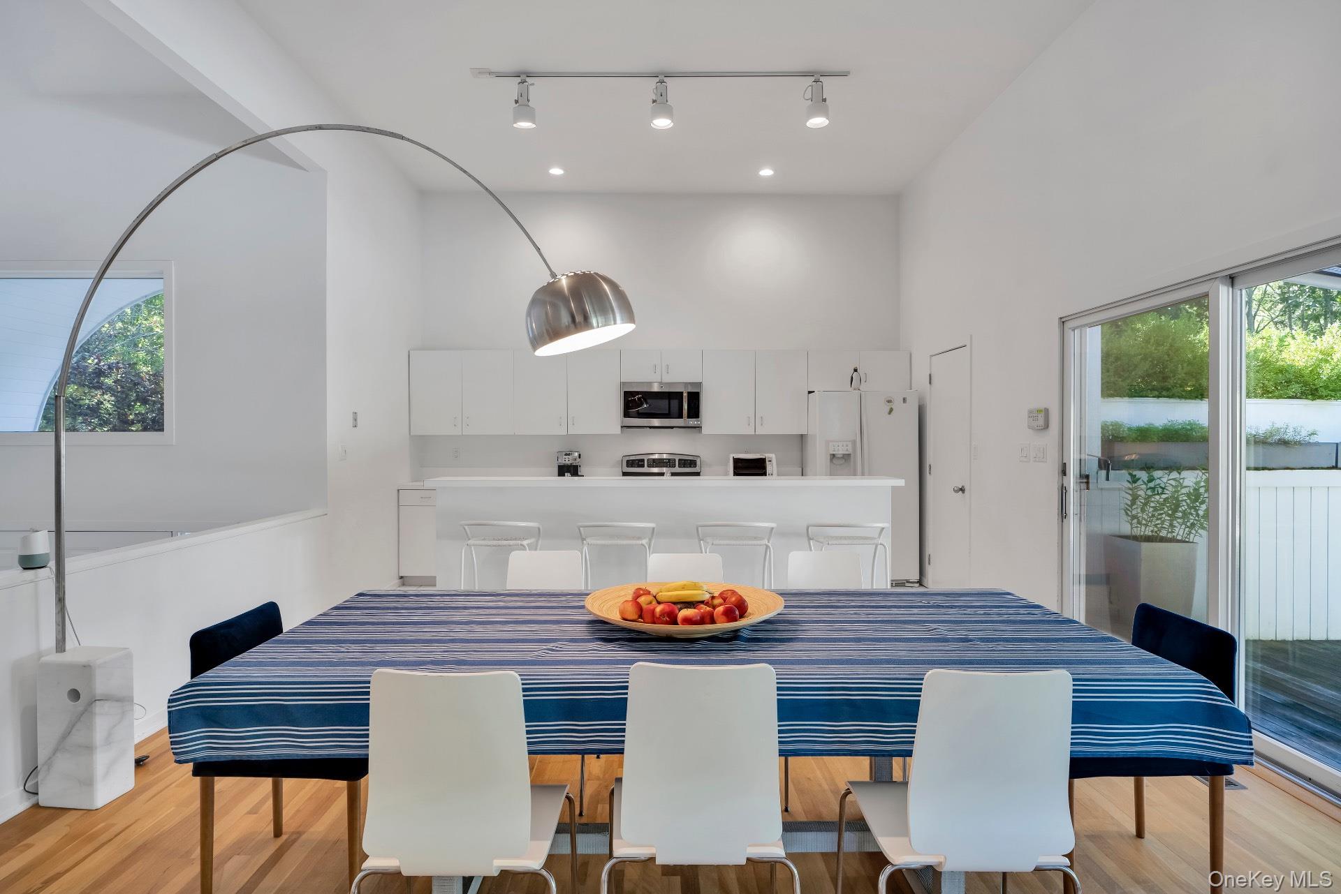 #6 photo, 30 Pheasant Run, Quogue , NY 11959