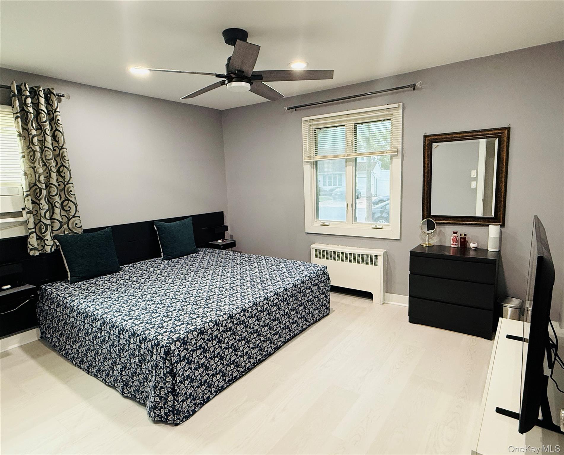 #13 photo, 27 Central Avenue, North Babylon , NY 11703