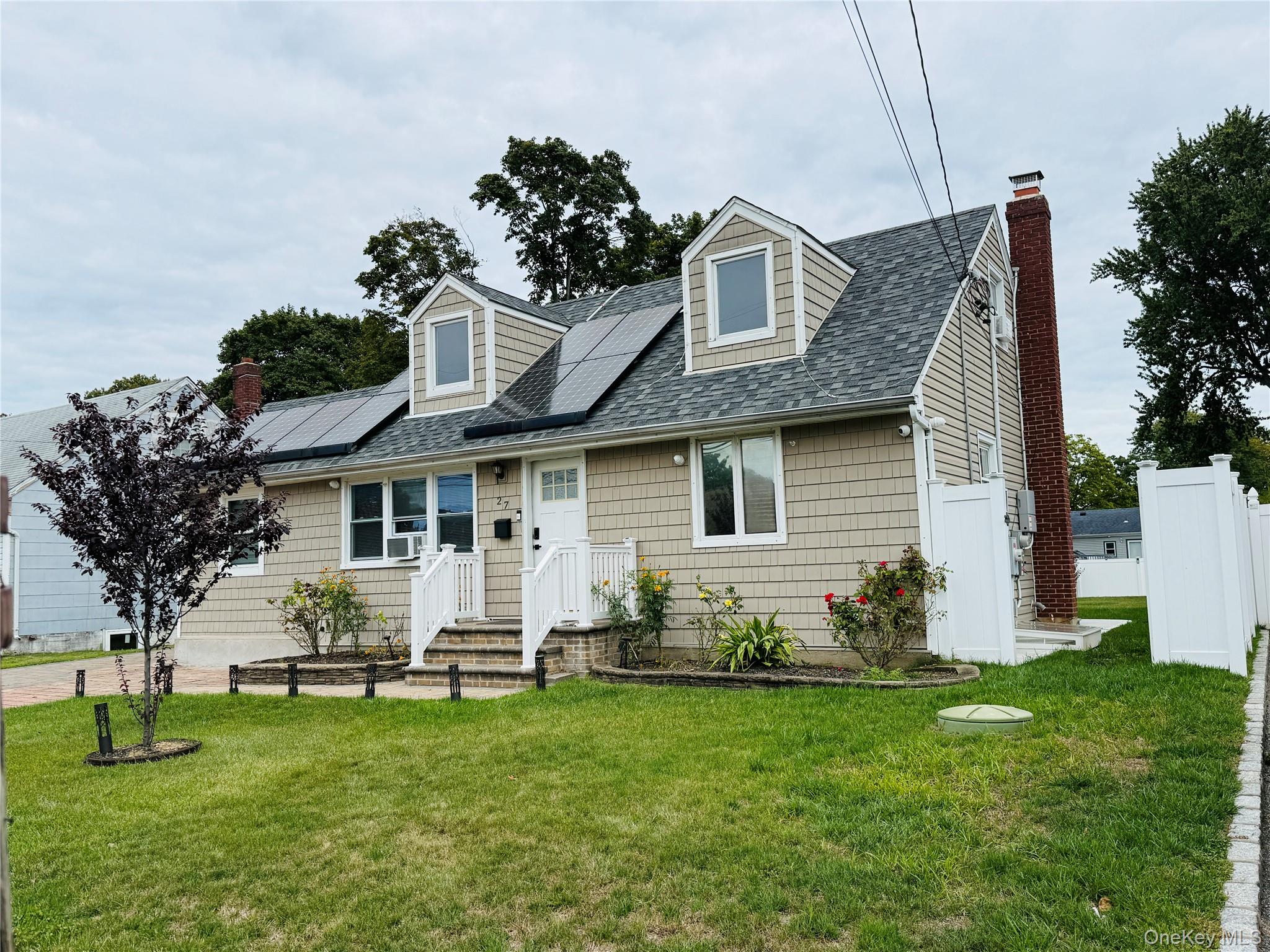 #3 photo, 27 Central Avenue, North Babylon , NY 11703